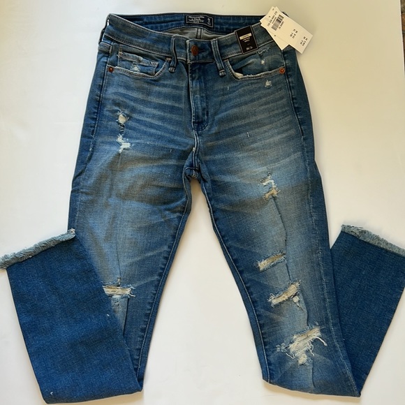 Harper Abercrombie & Fitch Jeans - Picture 1 of 5